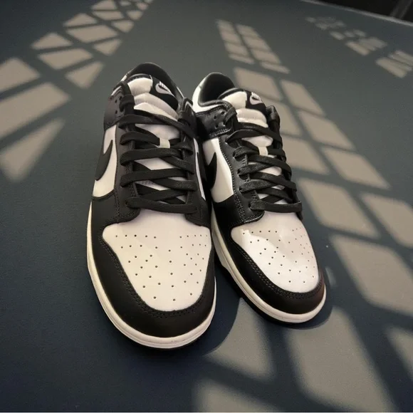 NEW Nike Men’s Low Retro Dunks Black/White Leather Uppers Size 13